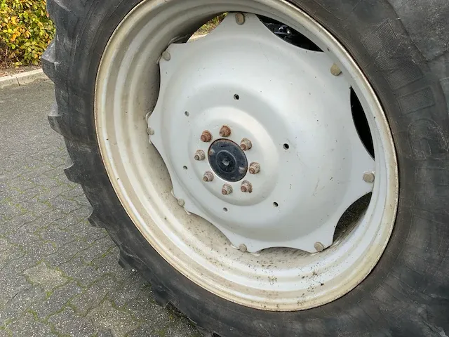 2002 massey ferguson 4355 powershuttle 24/24 vierwielaangedreven landbouwtractor - afbeelding 9 van  31