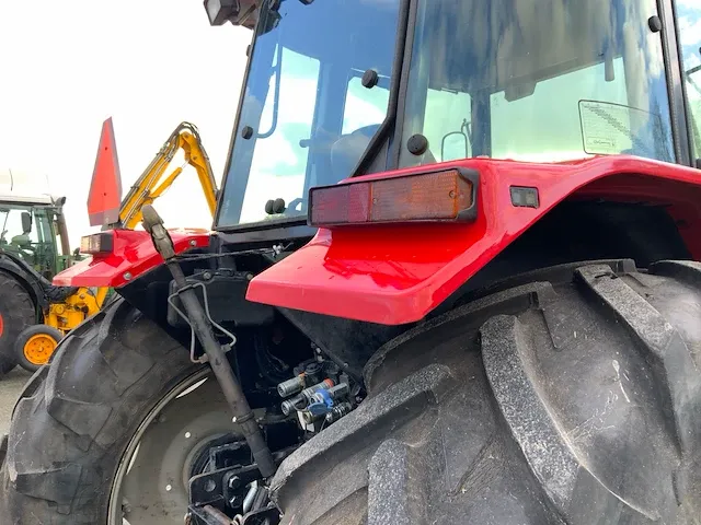 2002 massey ferguson 4355 powershuttle 24/24 vierwielaangedreven landbouwtractor - afbeelding 10 van  31