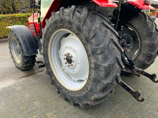 2002 massey ferguson 4355 powershuttle 24/24 vierwielaangedreven landbouwtractor - afbeelding 27 van  31