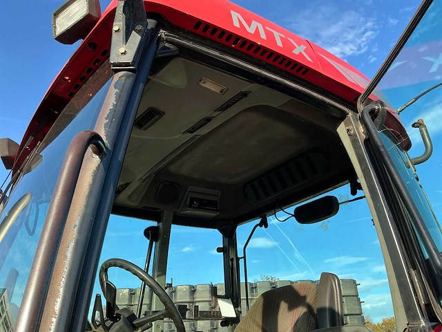 2002 mccormick mtx 155 vierwielaangedreven landbouwtractor - afbeelding 24 van  38
