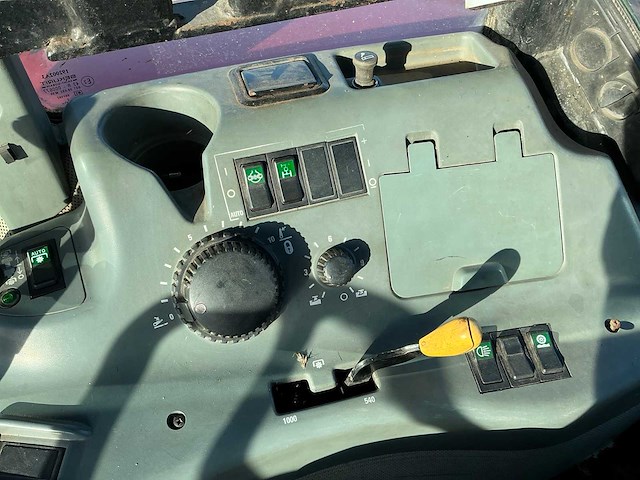 2002 mccormick mtx 155 vierwielaangedreven landbouwtractor - afbeelding 28 van  38