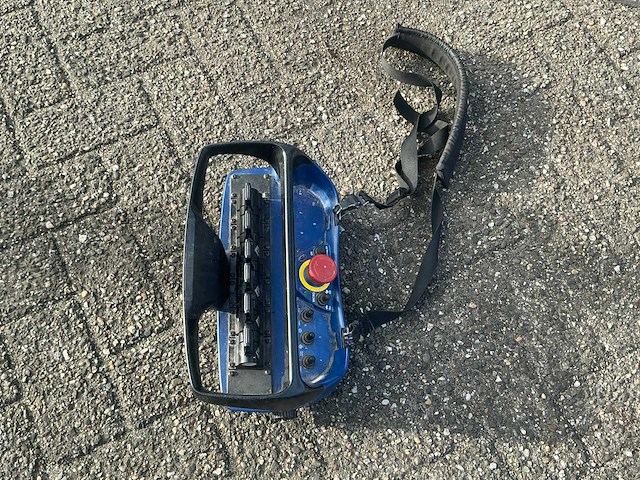 2002 mercedes-benz unimog u2150l met palfinger pk 9501 kraan en hoogwerkerbak - afbeelding 17 van  69