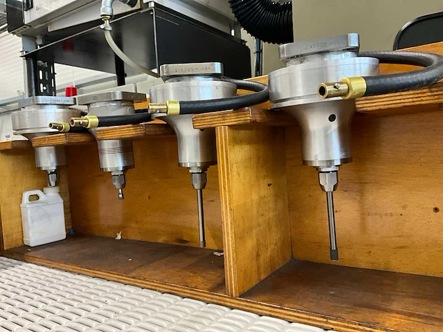 2002 moore serie 500 cnc precisie rondslijpmachine - afbeelding 35 van  59