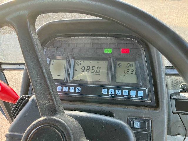 2002 new holland tm135 vierwielaangedreven landbouwtractor - afbeelding 25 van  40