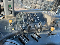 2002 new holland tm135 vierwielaangedreven landbouwtractor - afbeelding 28 van  40