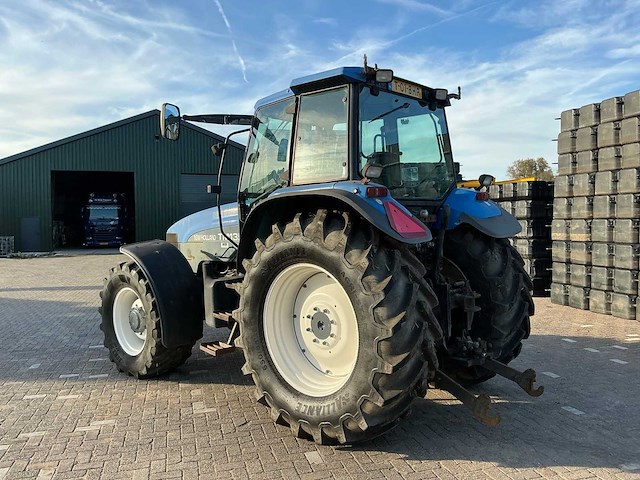 2002 new holland tm135 vierwielaangedreven landbouwtractor - afbeelding 23 van  40