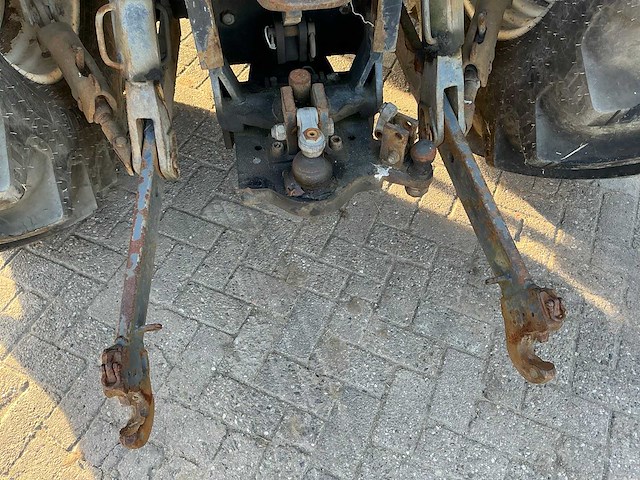 2002 new holland tm135 vierwielaangedreven landbouwtractor - afbeelding 7 van  40