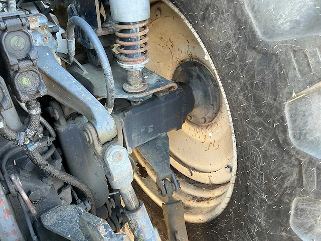 2002 new holland tm135 vierwielaangedreven landbouwtractor - afbeelding 8 van  40