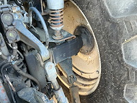 2002 new holland tm135 vierwielaangedreven landbouwtractor - afbeelding 8 van  40