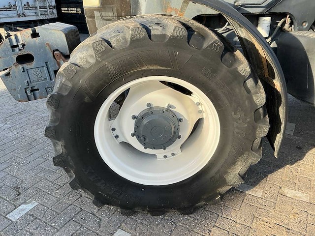 2002 new holland tm135 vierwielaangedreven landbouwtractor - afbeelding 14 van  40