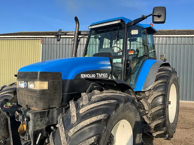 2002 new holland tm165 vierwielaangedreven landbouwtractor - afbeelding 2 van  42