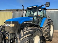 2002 new holland tm165 vierwielaangedreven landbouwtractor - afbeelding 2 van  42
