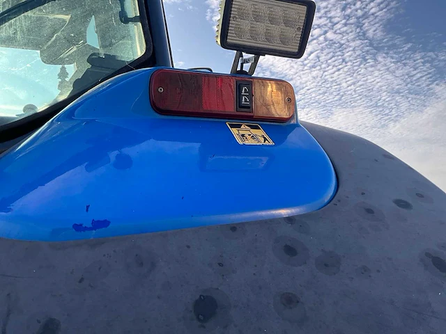 2002 new holland tm165 vierwielaangedreven landbouwtractor - afbeelding 14 van  42