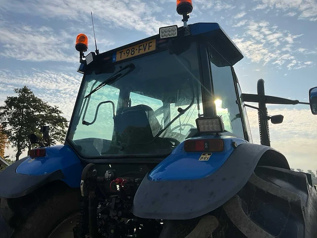 2002 new holland tm165 vierwielaangedreven landbouwtractor - afbeelding 16 van  42