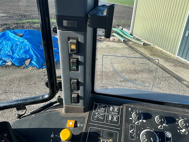 2002 new holland tm165 vierwielaangedreven landbouwtractor - afbeelding 29 van  42