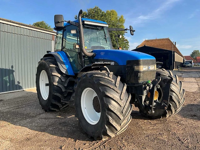 2002 new holland tm165 vierwielaangedreven landbouwtractor - afbeelding 34 van  42