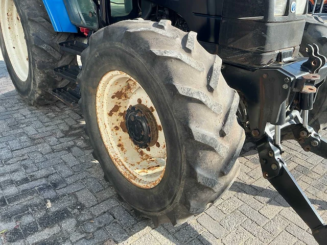 2002 new holland ts100 vierwielaangedreven landbouwtractor - afbeelding 10 van  46