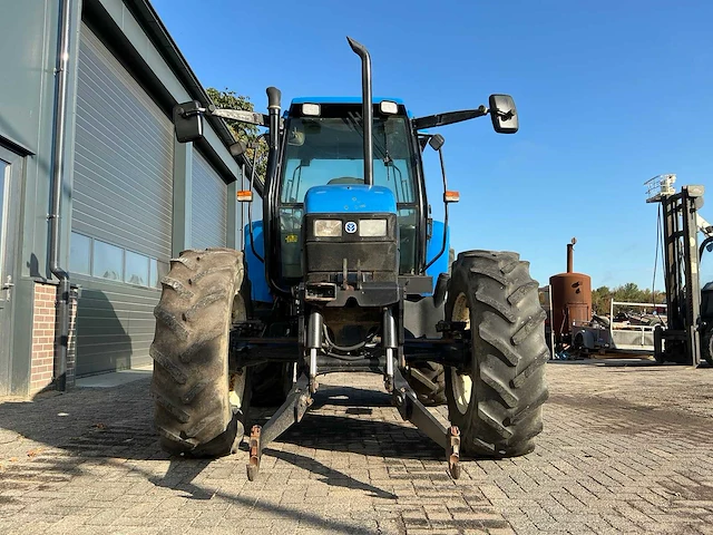 2002 new holland ts100 vierwielaangedreven landbouwtractor - afbeelding 18 van  46