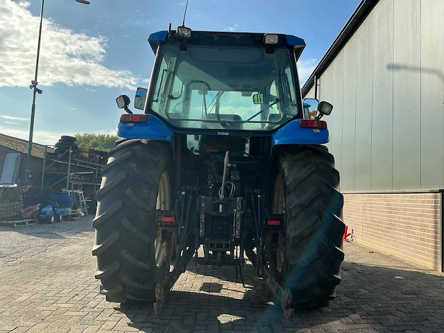 2002 new holland ts100 vierwielaangedreven landbouwtractor - afbeelding 34 van  46
