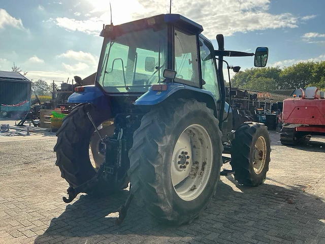 2002 new holland ts100 vierwielaangedreven landbouwtractor - afbeelding 42 van  46