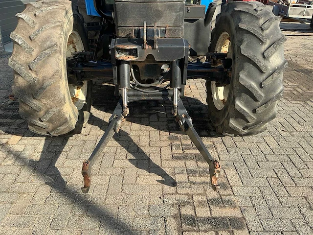 2002 new holland ts100 vierwielaangedreven landbouwtractor - afbeelding 44 van  46