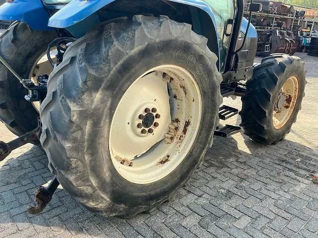 2002 new holland ts100 vierwielaangedreven landbouwtractor - afbeelding 17 van  46