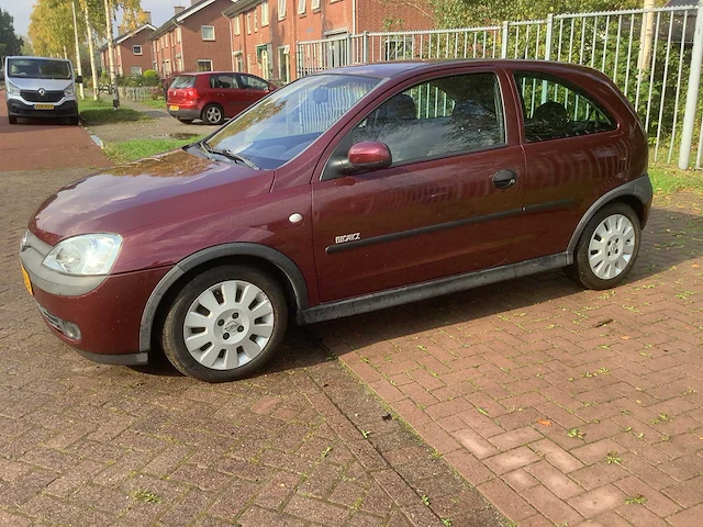 2002 opel corsa 1.2-16v elegance personenauto - afbeelding 1 van  9