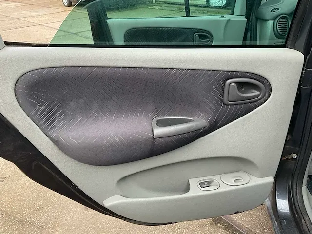 2002 renault scénic personenauto - afbeelding 20 van  37