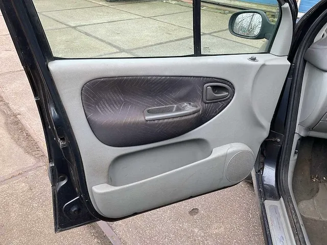 2002 renault scénic personenauto - afbeelding 21 van  37
