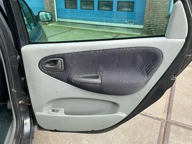 2002 renault scénic personenauto - afbeelding 22 van  37