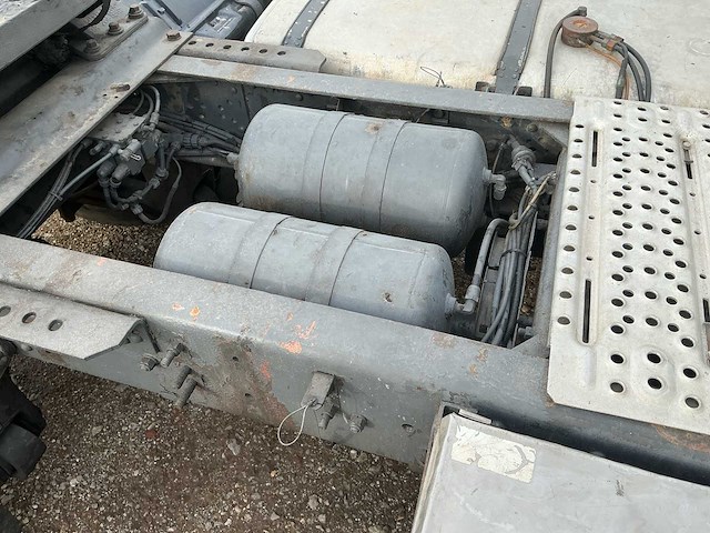 2002 scania 164l 480 vrachtwagen - afbeelding 9 van  46