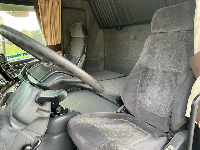 2002 scania 164l 480 vrachtwagen - afbeelding 21 van  46
