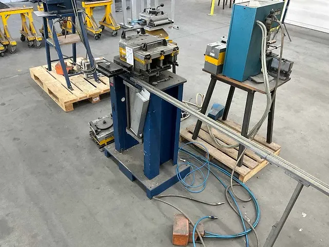 2002 schüco hydraulikpresse pers - afbeelding 5 van  11