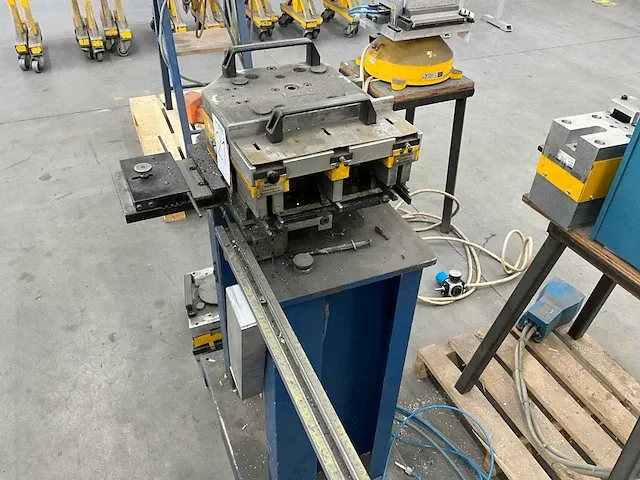 2002 schüco hydraulikpresse pers - afbeelding 9 van  11