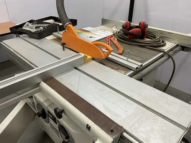 2002 scm si 300 s formaatcirkelzaagmachine - afbeelding 11 van  13