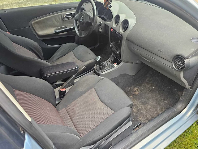 2002 seat ibiza 1.4-16v signo - afbeelding 9 van  23