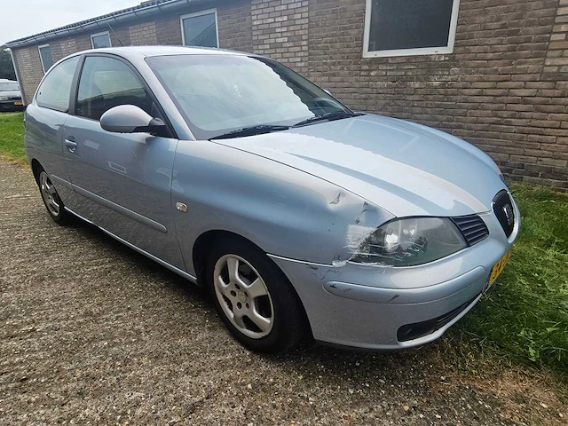 2002 seat ibiza 1.4-16v signo - afbeelding 17 van  23