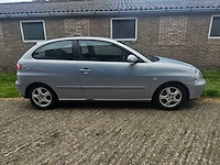 2002 seat ibiza 1.4-16v signo - afbeelding 19 van  23