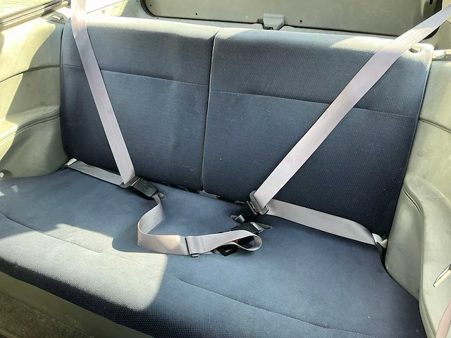 2002 suzuki swift personenauto - afbeelding 31 van  36