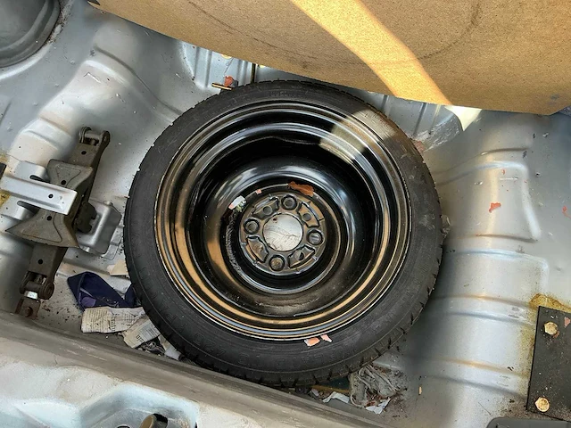 2002 suzuki swift personenauto - afbeelding 28 van  36