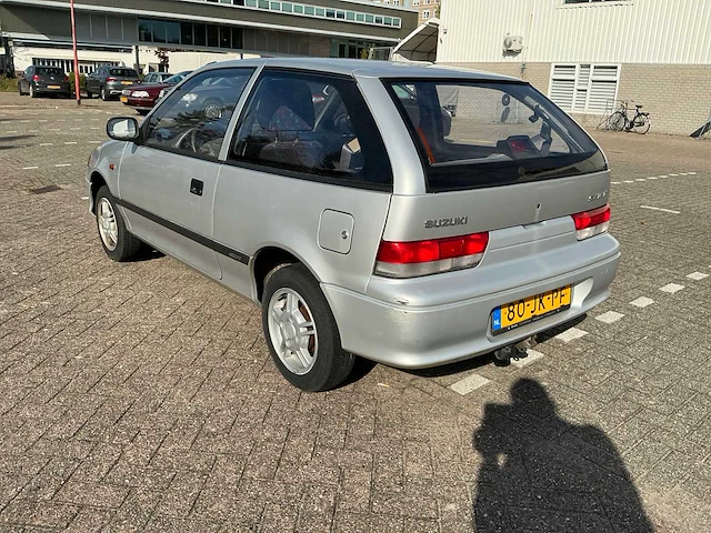 2002 suzuki swift personenauto - afbeelding 34 van  36