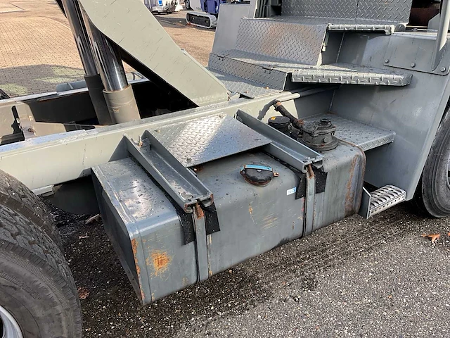 2002 terberg yt220 rangeertrekker - afbeelding 10 van  29