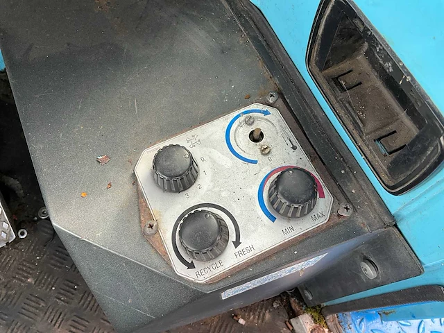 2002 terberg yt220 rangeertrekker - afbeelding 20 van  29