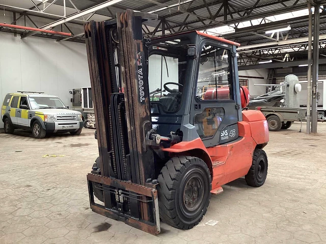 2002 toyota 02-7fg40 vorkheftruck - afbeelding 1 van  12