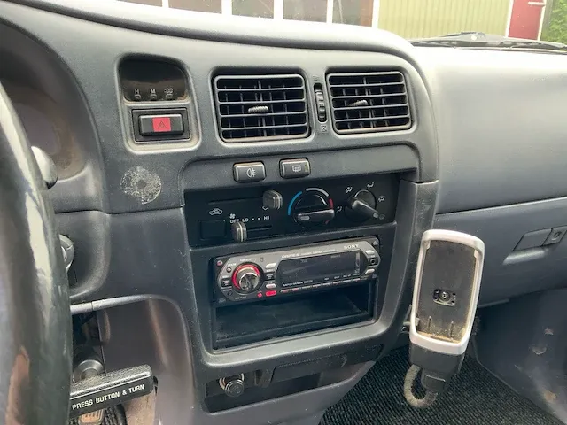 2002 toyota hilux 2.5 d4-d 100 extra bedrijfswagen - afbeelding 6 van  33