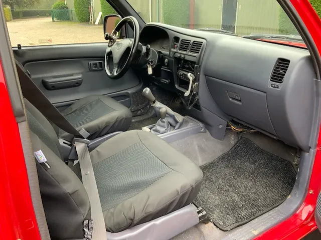 2002 toyota hilux 2.5 d4-d 100 extra bedrijfswagen - afbeelding 20 van  33