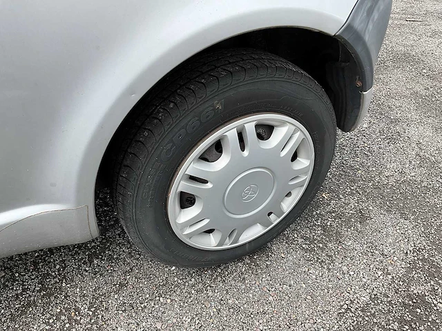 2002 toyota yaris 1.0 personenauto - afbeelding 2 van  28