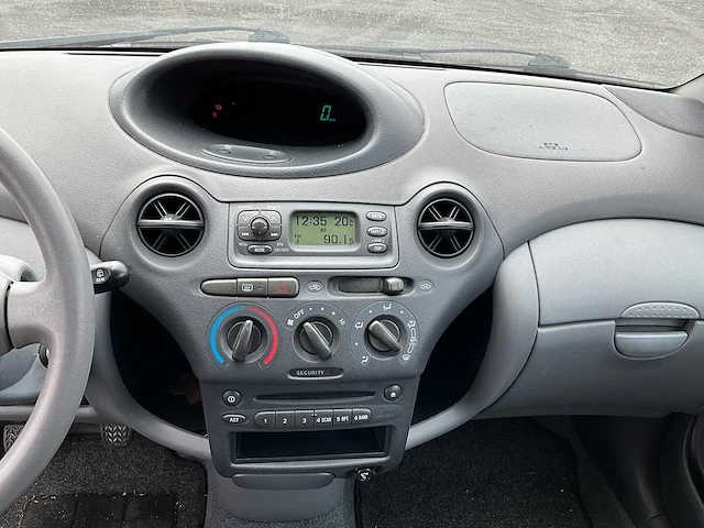2002 toyota yaris 1.0 personenauto - afbeelding 10 van  28