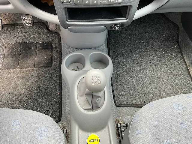 2002 toyota yaris 1.0 personenauto - afbeelding 13 van  28
