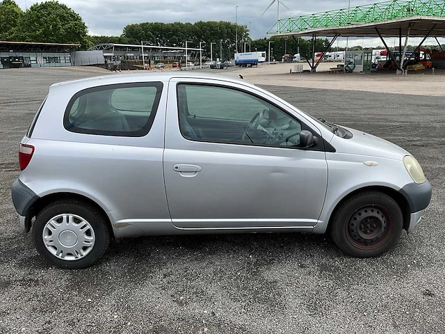 2002 toyota yaris 1.0 personenauto - afbeelding 25 van  28